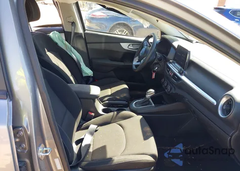 2023 Kia Forte Lxs z USA, uszkodzony, nr VIN 3KPF24AD5PE616176